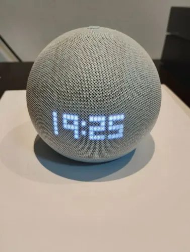 Alexa c/relógio Echo Dot Amazon 5a Geração