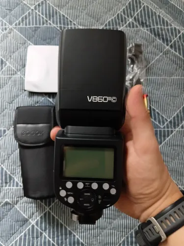 Flash Godox V860III + Radio X Pro S lI e acessorios