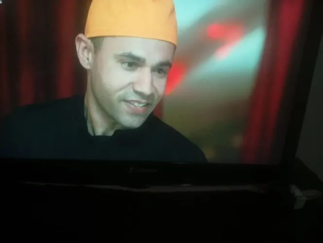 Vendo uma tv h Buster 43 polegadas urgente TV em ótimo estado Moro em Nova Carapina