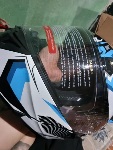 Vendo capacete tamanho 59,60 esta novo na caixa