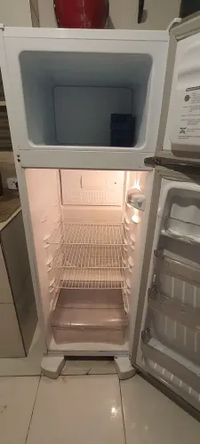 Geladeira funcionando perfeitamente duas portas