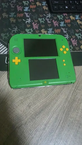 Nintendo 2ds edição zelda ( sem marcas de uso)