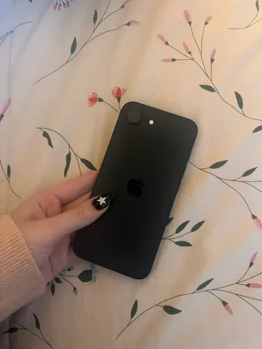iPhone 16e