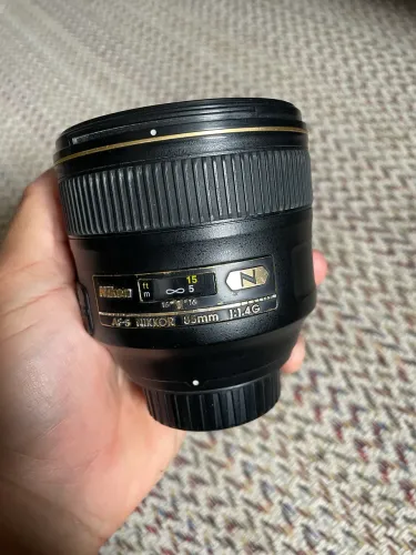 NIKON 85mm 1.4 - NIKKOR 