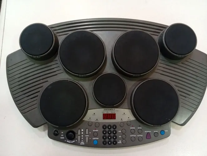 Bateria eletrônica Medelli