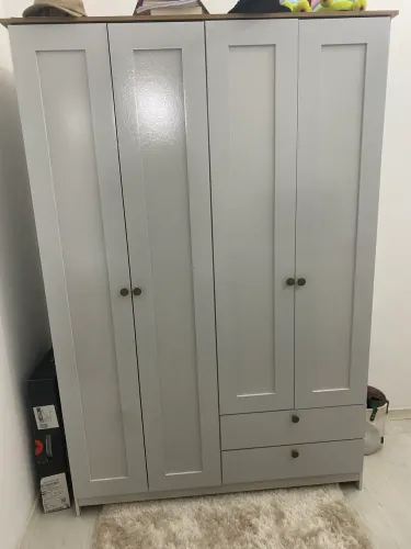 Guarda roupa pequeno em MDP