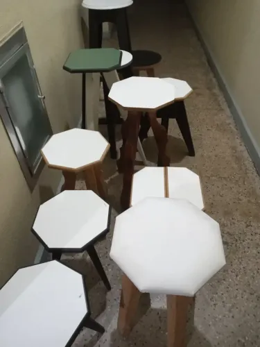 Banquetas de assentos e decorações