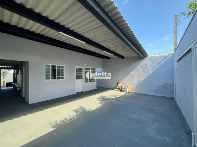 Casa residencial com 2 quartos disponível para venda no bairro Monte Hebron em Uberlândia-