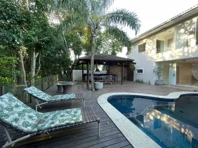 Casa Alphaville Salvador com 4 suítes, dependência completa, piscina (LZ)