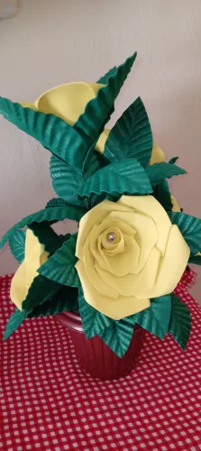 Jarros de flores amarelo em eva para decoração
