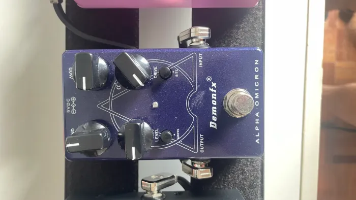 Pedal baixo DemonFx Alpha-Omicron