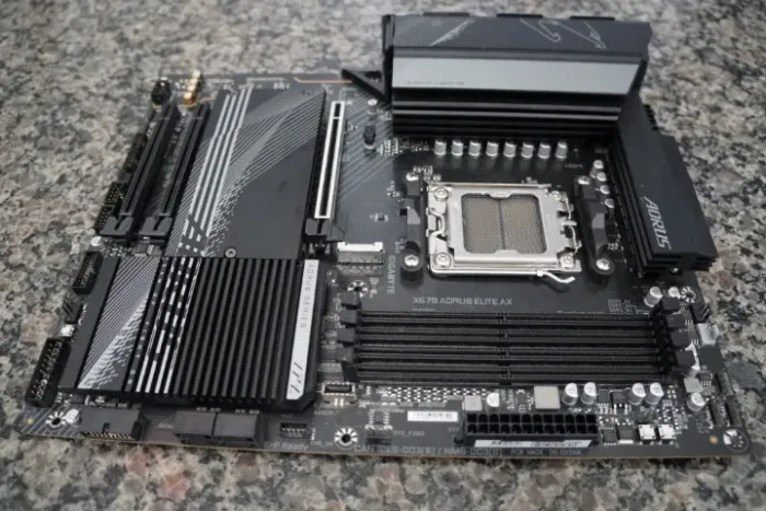 Placa Mae Amd Gigabyte X670 Aorus Elite Ax Ddr5 Am5 Gigabyte