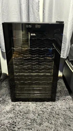 Adega Climatizada EOS 34 Garrafas Nova - Painel Touch + Porta de Vidro