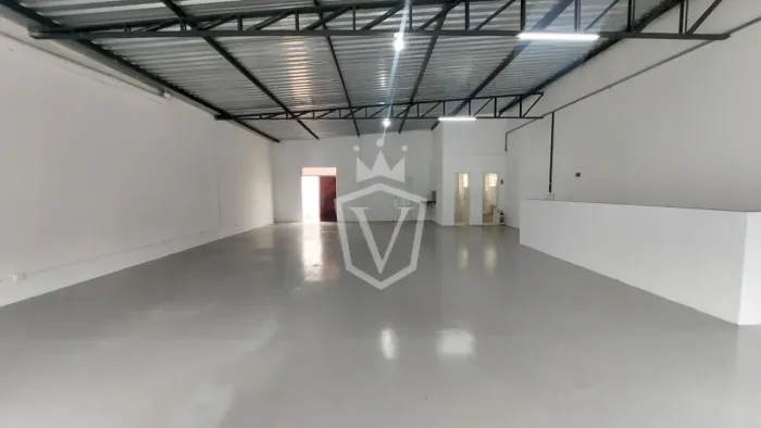 Salão Comercial Piso Superior para Alugar - Jd. Maringá - Jundiaí/SP