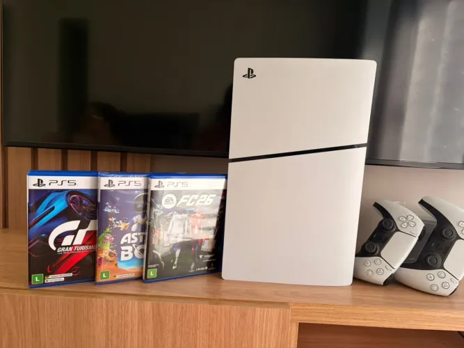 PLAYSTATION 5 SLIM 1T COM 2 CONTROLES + JOGOS