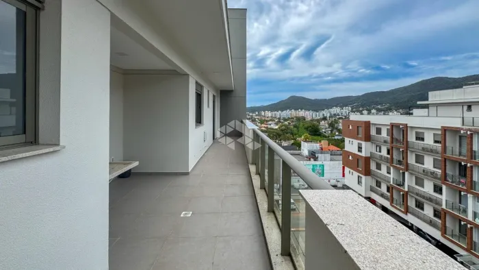 Cobertura de 2 suítes no Córrego Grande