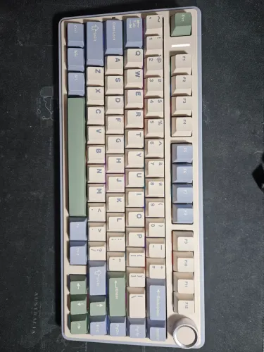 Teclado Aula F75 Seminovo