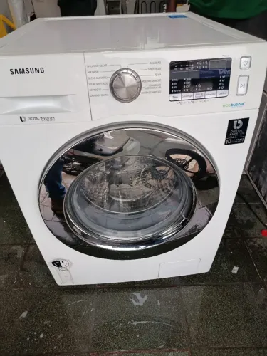 Vendo lava e seca Samsung inverter 11 kg com 3 meses de garantia.