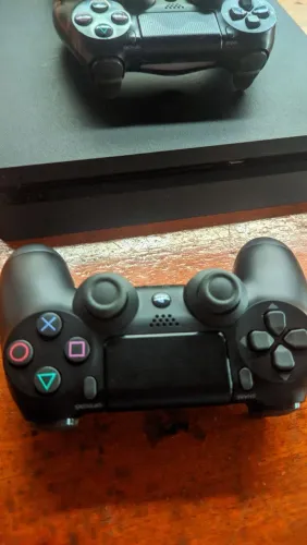 Ps4 Slim com dois controles originais 
