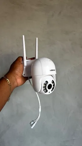 Câmera segurança Wi-Fi 360 na caixa em manaus.