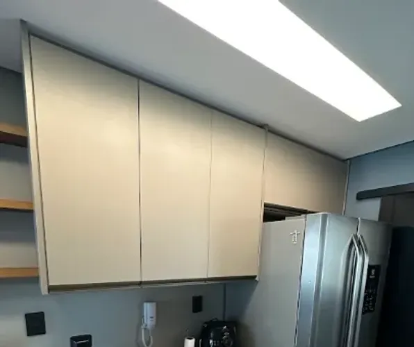 Armário Superior Planejado para Geladeira e Cozinha