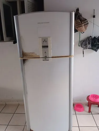 VENDO GELADEIRA BRASTEMP 