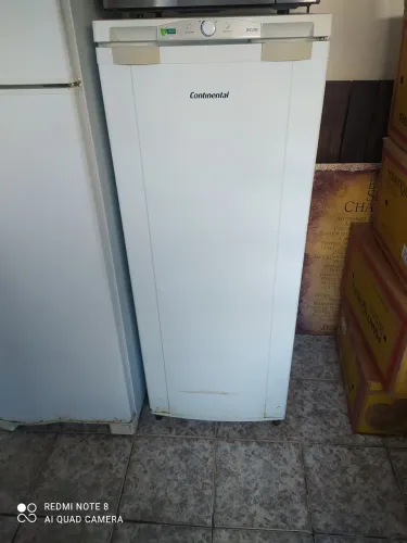 Vendo geladeira e em bom estado