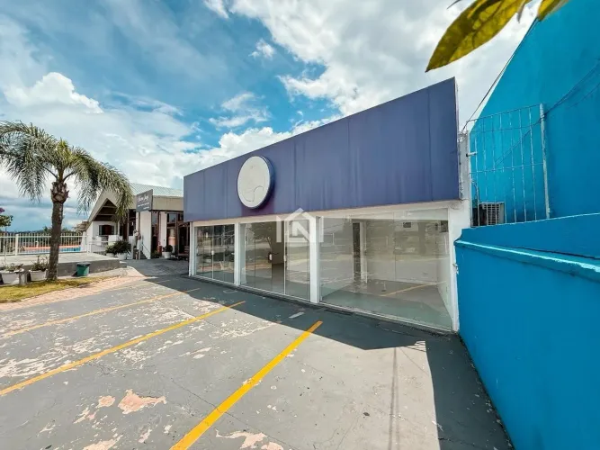 Ponto comercial térreo para Locação no miolo da Granja Viana