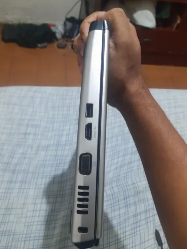 Notebook Dell Vostro 3300 i5 4 de ram precisa por tela nova , uso no munitor