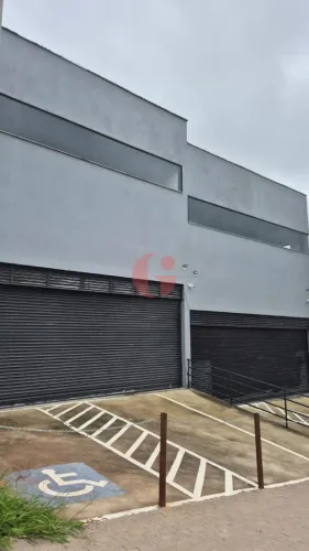 Galpão para locação com 2 banheiros e 4 vagas de garagem - 166,40 m² - No bairro Alto da V