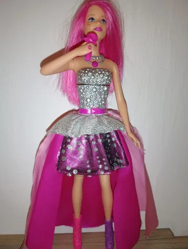 Barbie Rock and Royals Funcionando