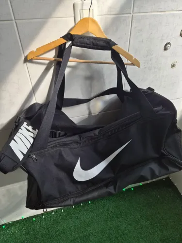 Mochila Nike tamanho GRANDE, cabe tudo!