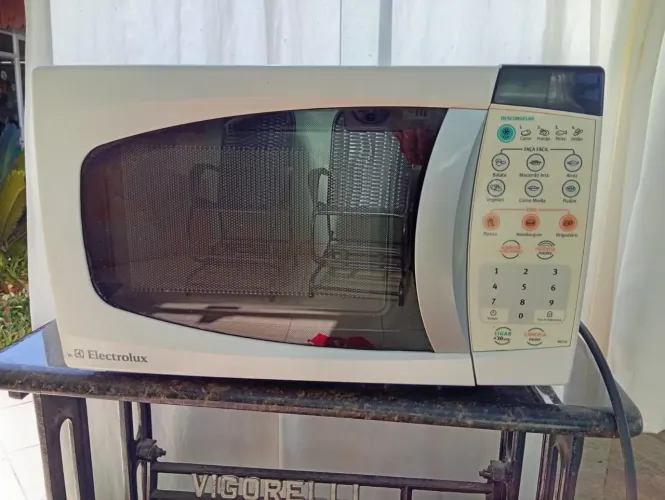 Microondas Eletrolux 18 lts