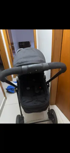 Carrinho e bebê conforto