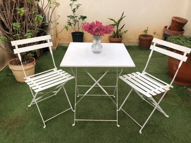Conjunto Bistro de Metal ? Mesa + 2 Cadeiras