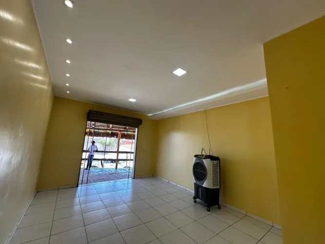 Ponto comercial na avenida principal do conviver 