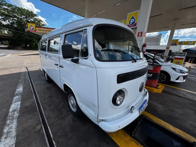 Volkswagen Kombi Standard/ Luxo/ Serie Prata 1997