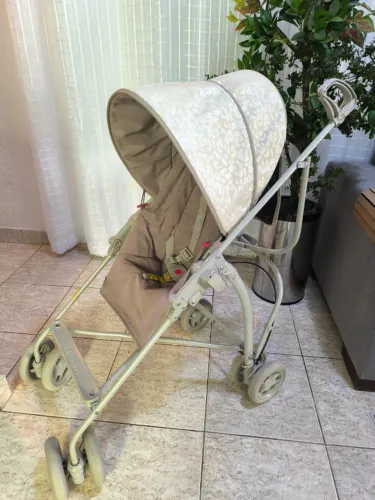 Carrinho de Passeio Galzerano. Fechamento guarda chuva