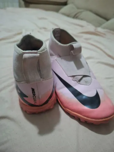 Chuteira mercurial air zoom society Nike, número 34