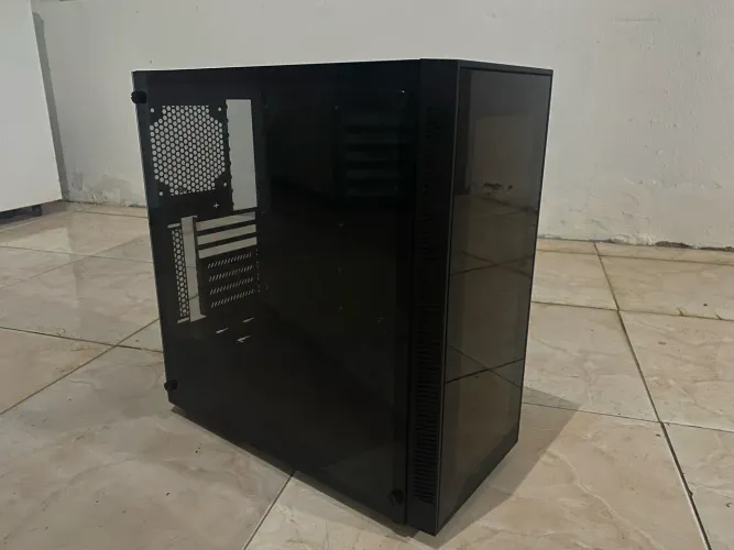 Gabinete Sharkoon