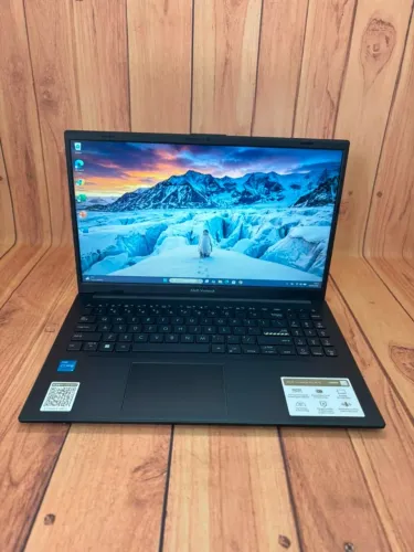 Notebook ASUS Vivobook Estado de Novo com i3 13ª Geração 8GB Tela Full HD Seminovo com Gar