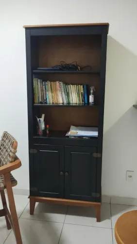 Vendo livieiro novo impecavel chegou primeiro leva tá no apartamento madeira boa impecavel