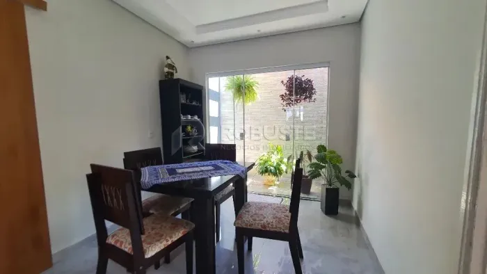 Linda Casa à Venda no Jardim Paraíso, Botucatu - 3 Dormitórios e Churrasqueira!