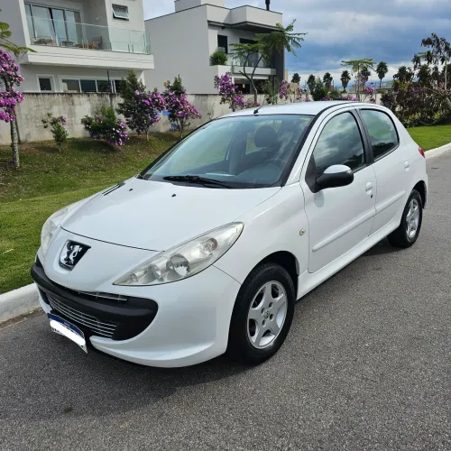 Peugeot 207 XR 1.4 Flex 8V 5P 2011