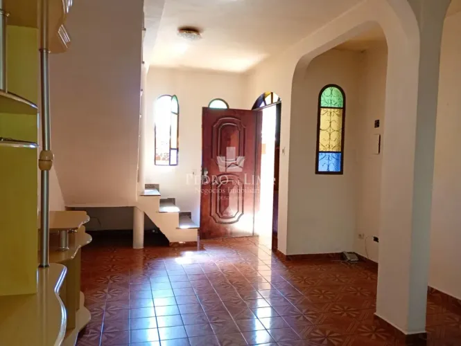 Sobrado Frontal com dois quartos ,1 vagas semi mobiliado região Vila Ré