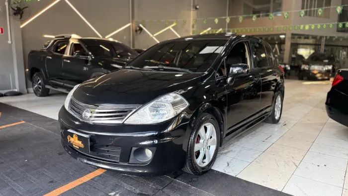 Nissan Tiida SL 1.8/1.8 Flex 16V Aut. 2012