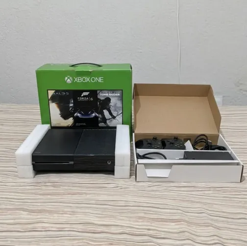Xbox One 500gb + 2 controles + caixa