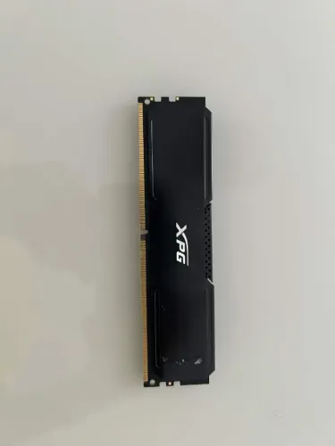 Memória RAM XPG 8GB DDR4 3200MHz ? Quase Nova