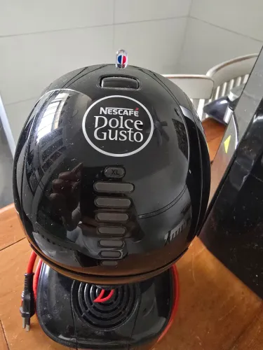 Cafeteira Dolce Gusto preta 110v
