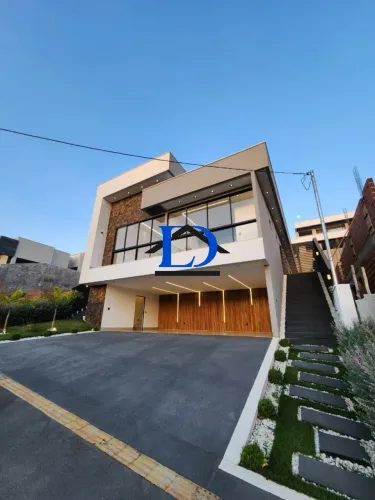 Casa de luxo em condomínio à venda em Senador Canedo-GO, Jardins Bolonha: 4 quartos, 3 suí